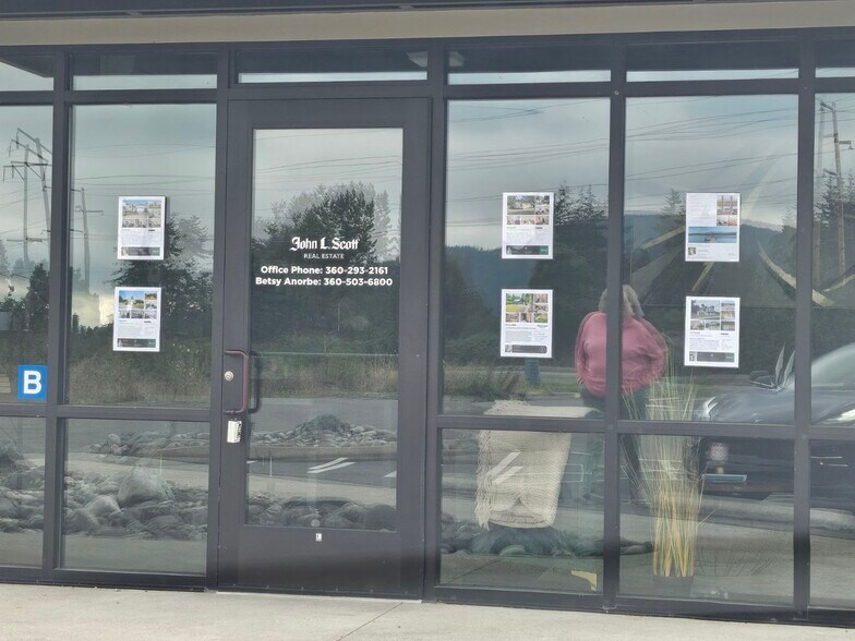 1320 E Moore St, Sedro Woolley, WA à louer - Photo de l’immeuble – Image 2 sur 6