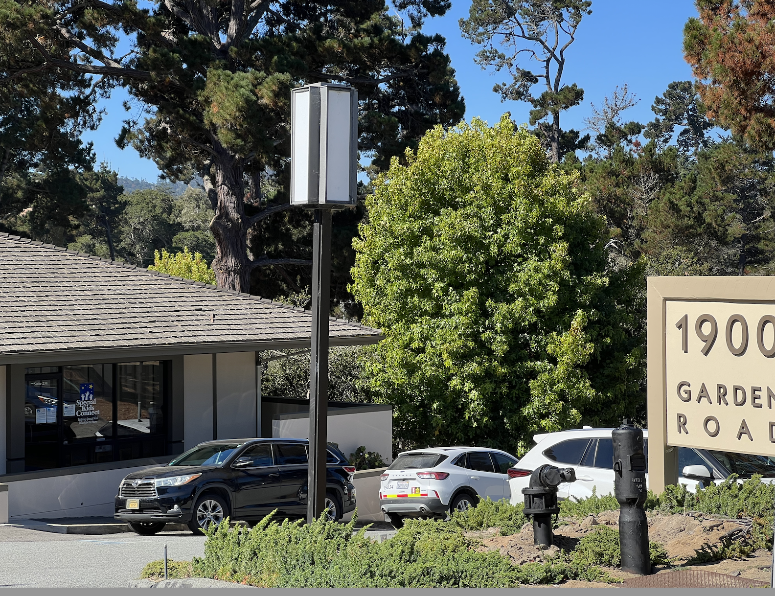 1900 Garden Rd, Monterey, CA à louer Photo de l’immeuble– Image 1 sur 7