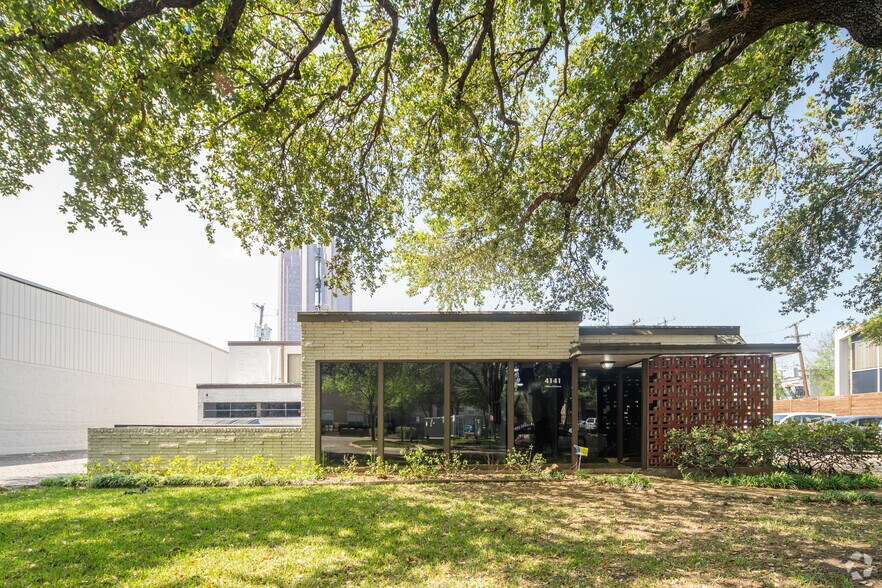 4141 Office Pky, Dallas, TX à louer - Photo de l’immeuble – Image 2 sur 9