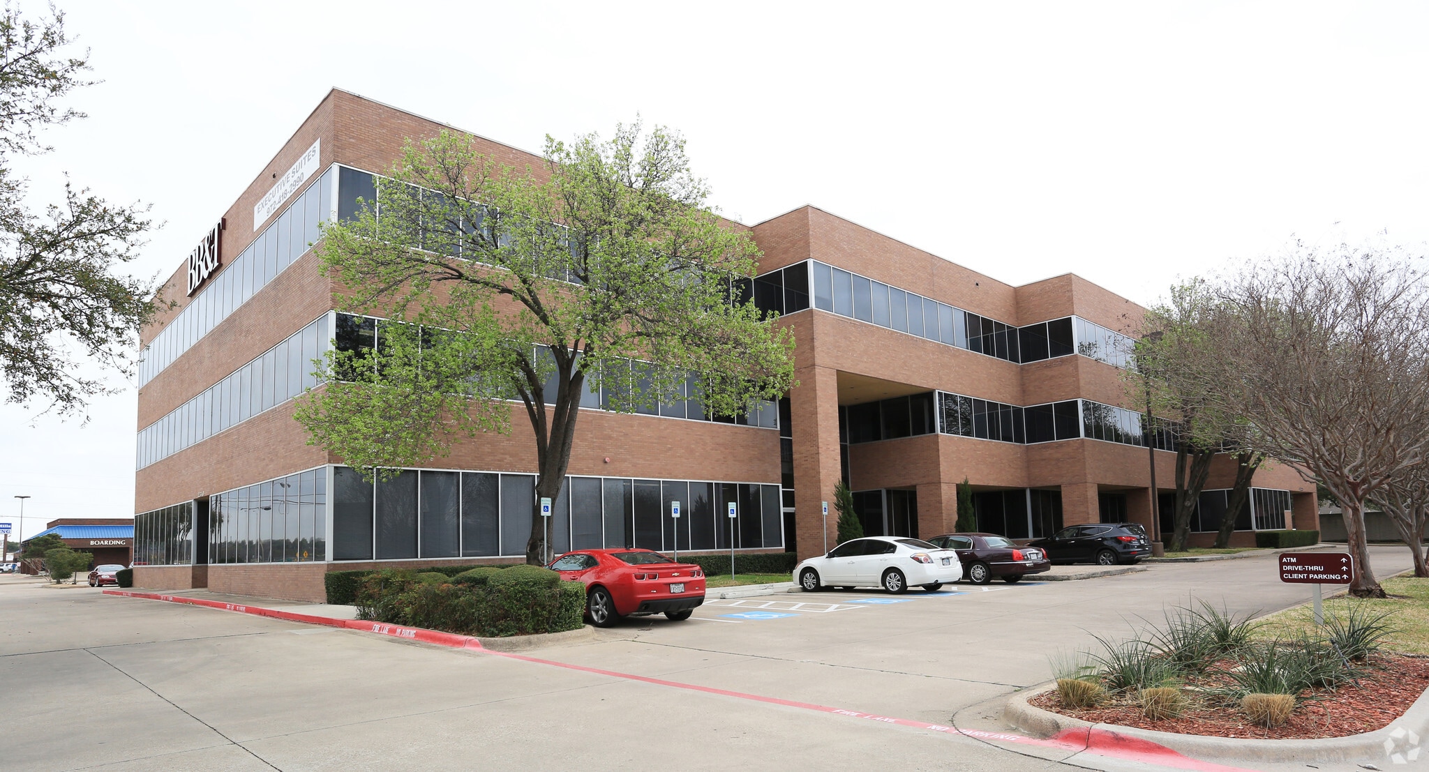 2340 E Trinity Mills Rd, Carrollton, TX à louer Photo de l’immeuble– Image 1 sur 8