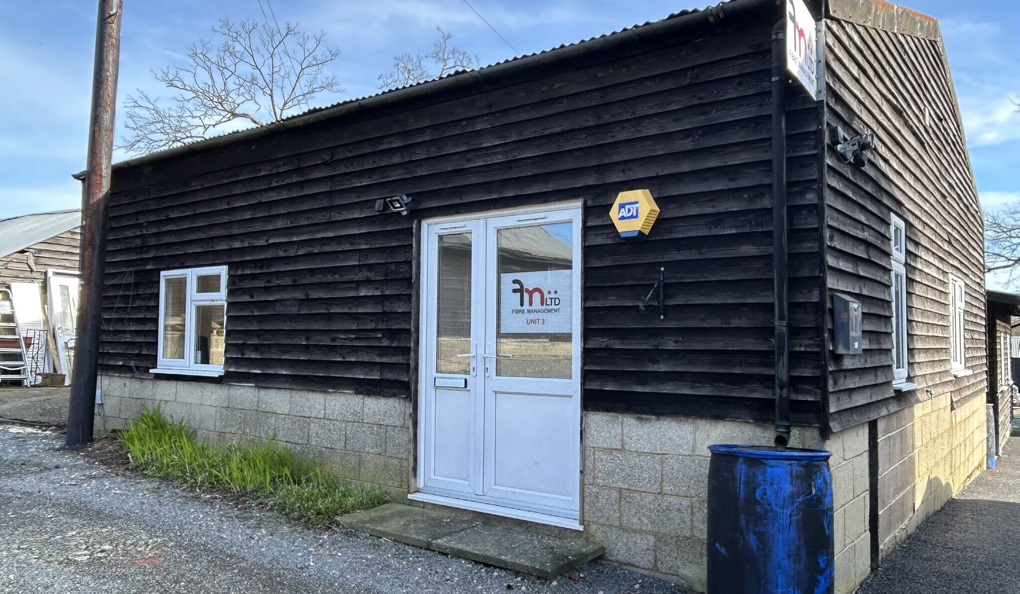 Coombe Hill Rd, East Grinstead à louer Photo principale– Image 1 sur 4