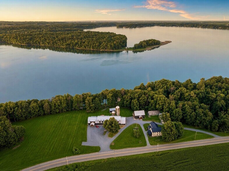 6904 Stokes Westernville Rd, Ava, NY à vendre - Photo principale – Image 1 sur 7