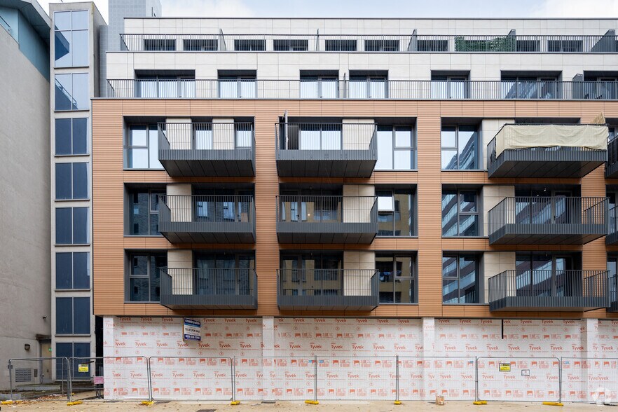 25 North Street, Havering à louer - Photo de l’immeuble – Image 2 sur 2