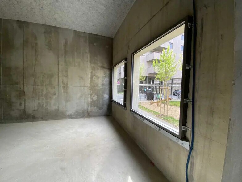 Local commercial dans Bordeaux à louer - Photo de l’immeuble – Image 3 sur 12