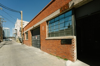 311 Montana Ave, El Paso, TX à louer Photo de l’immeuble– Image 2 sur 8