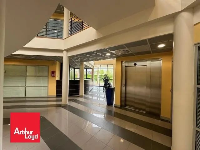 Bureau dans Chartres à louer - Hall d’entrée – Image 3 sur 3