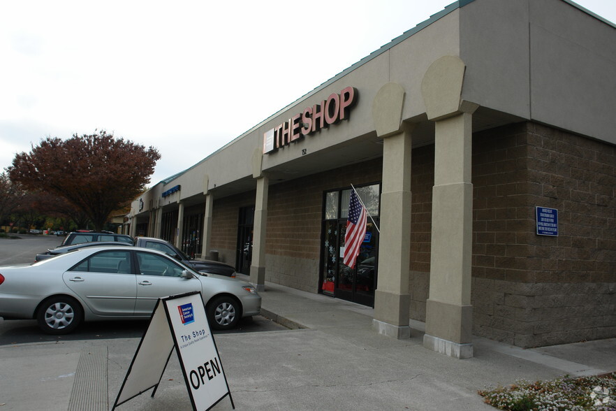 722-740 Mangrove Ave, Chico, CA à louer - Photo principale – Image 3 sur 4