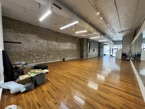 1654 W Chicago Ave, Chicago, IL à vendre Photo intérieure– Image 1 sur 10