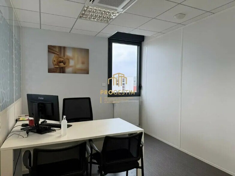 Bureau dans Dijon à louer - Photo de l’immeuble – Image 3 sur 12
