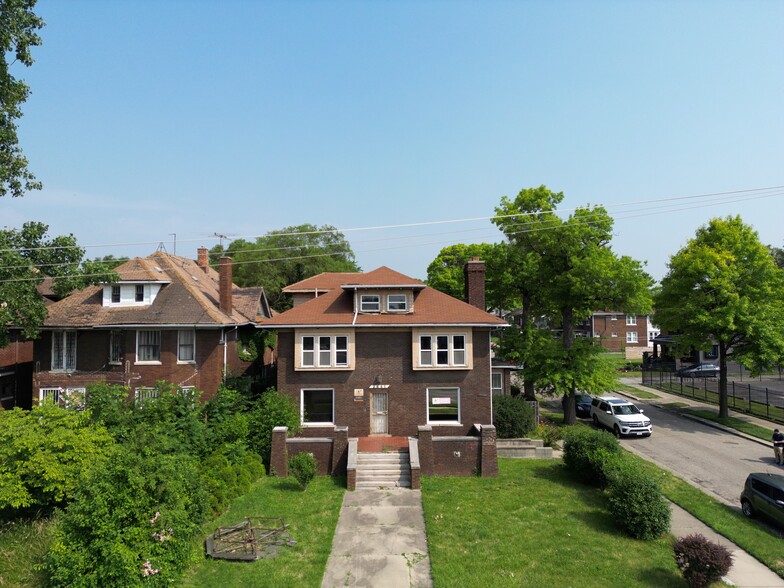2641 W Grand Blvd, Detroit, MI à louer - Photo principale – Image 1 sur 17