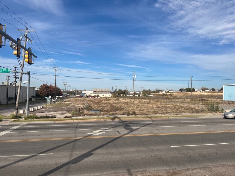 901 SE 29th St, Oklahoma City, OK à louer - Photo principale – Image 1 sur 1