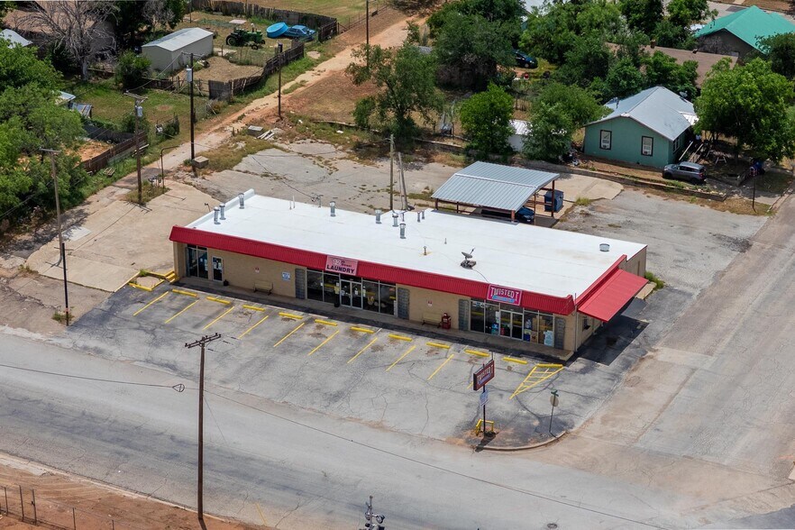 100 E 12th St, Sweetwater, TX à vendre - Photo de l’immeuble – Image 2 sur 29
