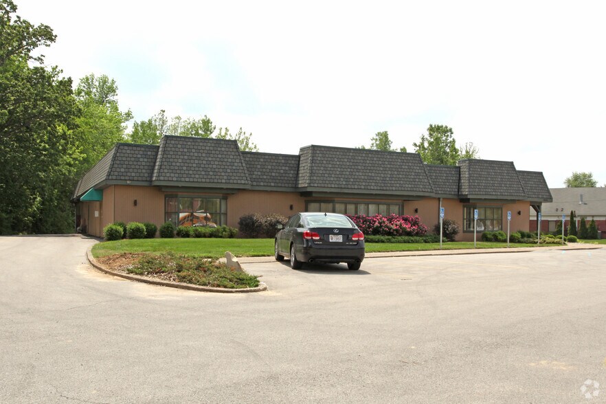 1806 10th St, Jeffersonville, IN à vendre - Photo principale – Image 1 sur 2