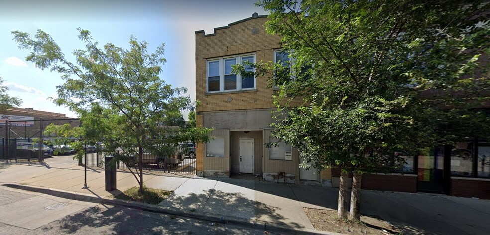 3265 W Armitage Ave, Chicago, IL à vendre - Photo de l’immeuble – Image 1 sur 34