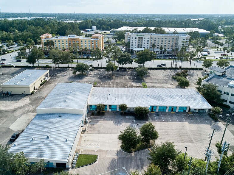 705 Wells Rd, Orange Park, FL à louer - Photo de l’immeuble – Image 3 sur 67
