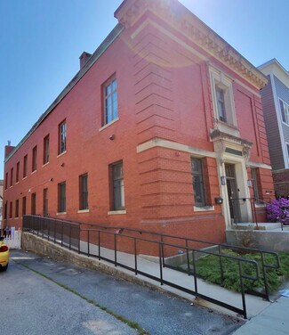 Plus de détails pour 195 Angell St, Providence, RI - Bureau à vendre