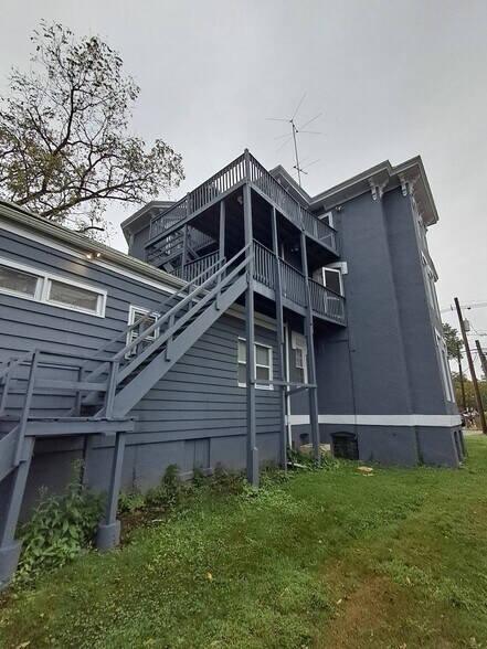 220 E 9th St, Plainfield, NJ à vendre - Photo de l’immeuble – Image 3 sur 10