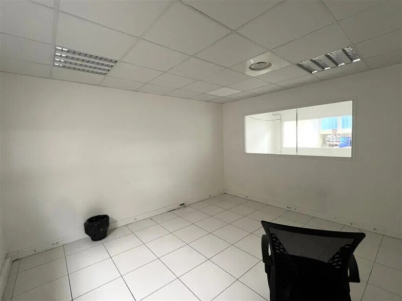 Bureau dans Paris à louer - Photo de l’immeuble – Image 2 sur 8