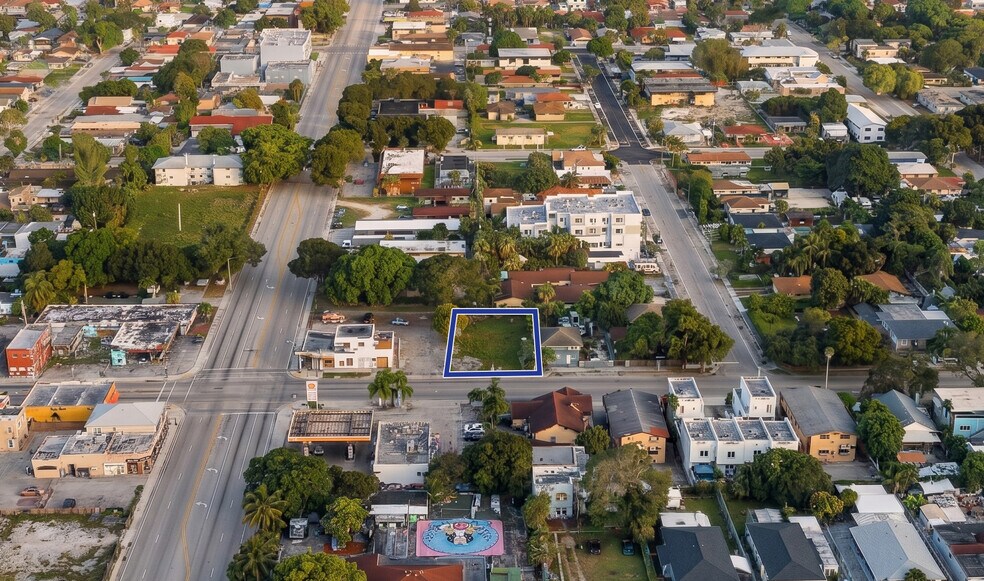 2177 NW 28th St, Miami, FL à vendre - Photo de l’immeuble – Image 3 sur 5