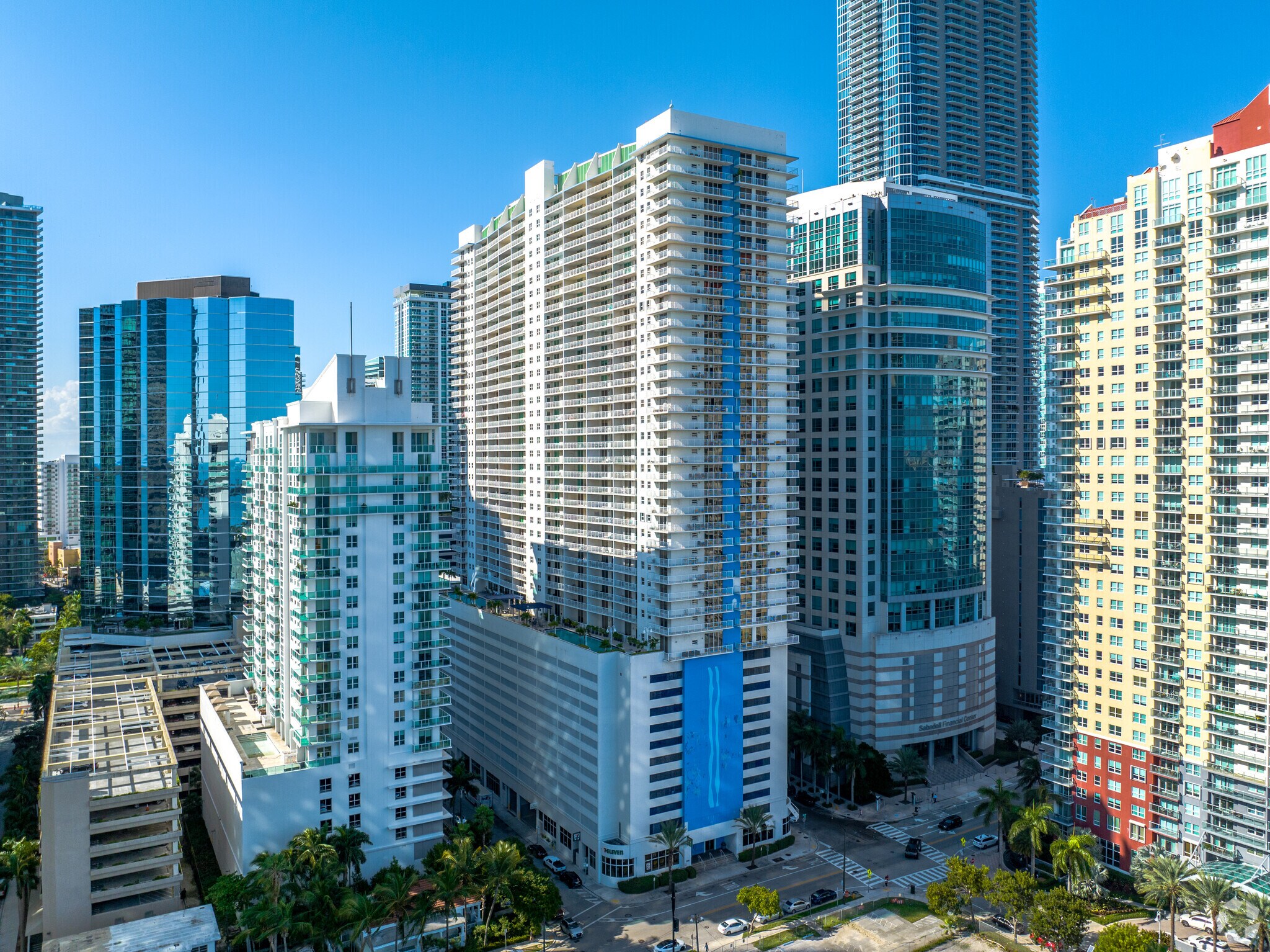 1200 Brickell Bay Dr, Miami, FL à louer Photo principale– Image 1 sur 5