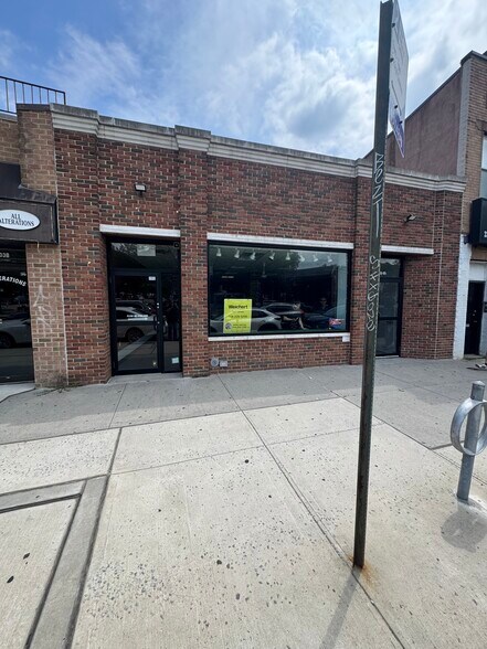 33-05 Francis Lewis Blvd, Flushing, NY à louer - Photo de l’immeuble – Image 1 sur 24