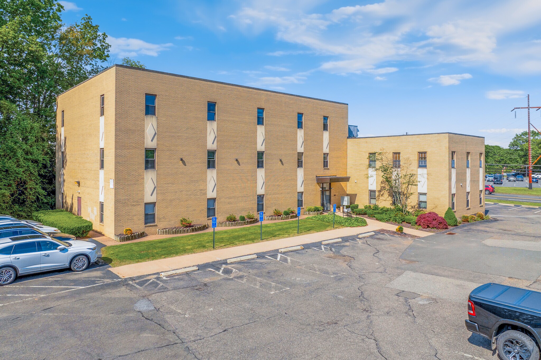 351 Merline Rd, Vernon, CT à vendre Photo principale– Image 1 sur 4