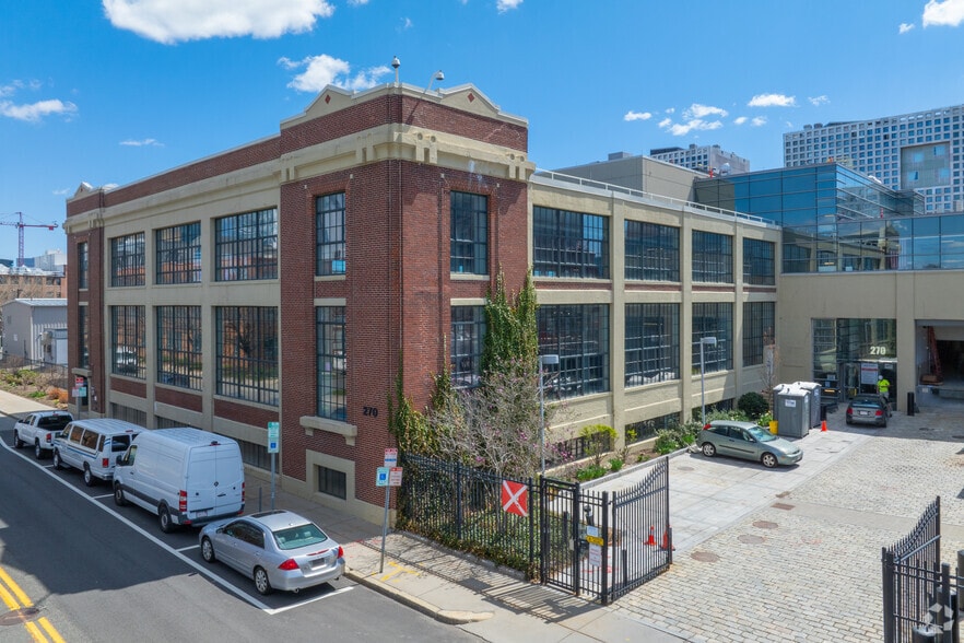 270 Albany St, Cambridge, MA à louer - Photo de l’immeuble – Image 1 sur 5