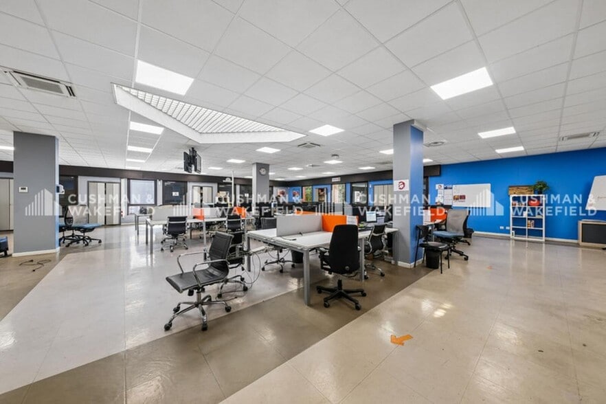 Bureau dans Marseille à vendre - Photo de l’immeuble – Image 2 sur 15