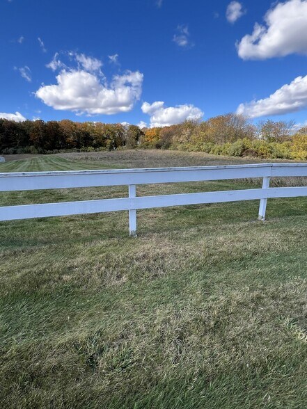 192 Pickett District Rd, New Milford, CT à vendre - Photo de l’immeuble – Image 3 sur 3