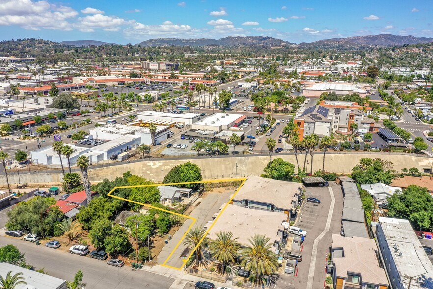 411 Waverly Pl, Escondido, CA à vendre - Photo de l’immeuble – Image 1 sur 13