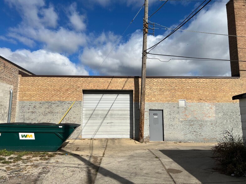 4901 W Armitage Ave, Chicago, IL à vendre - Photo de l’immeuble – Image 3 sur 3