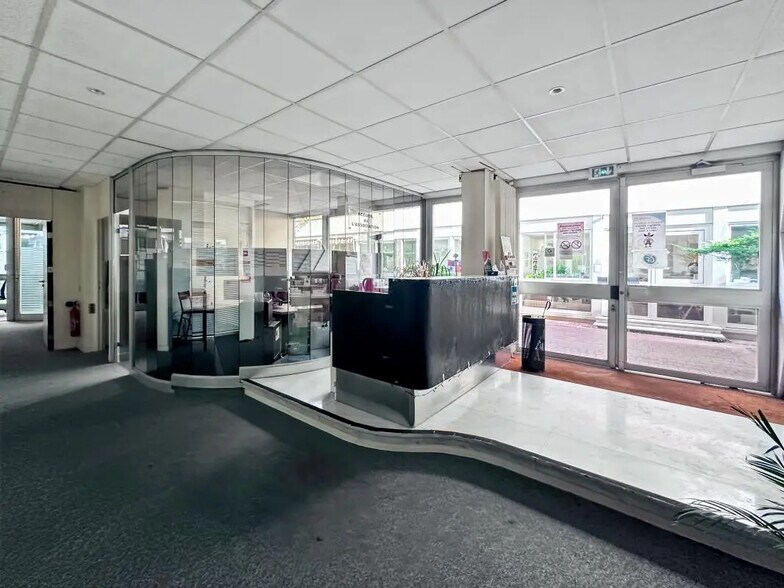 Bureau dans Paris à louer - Photo de l’immeuble – Image 1 sur 8