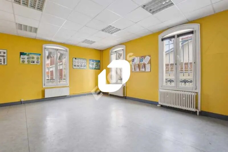 Bureau dans La Courneuve à louer - Photo de l’immeuble – Image 2 sur 8