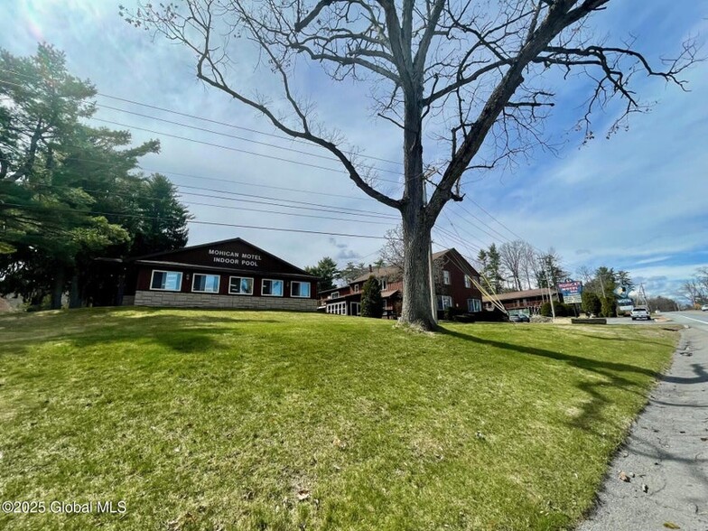 1545 Us-9, Lake George, NY à vendre - Photo de l’immeuble – Image 2 sur 53