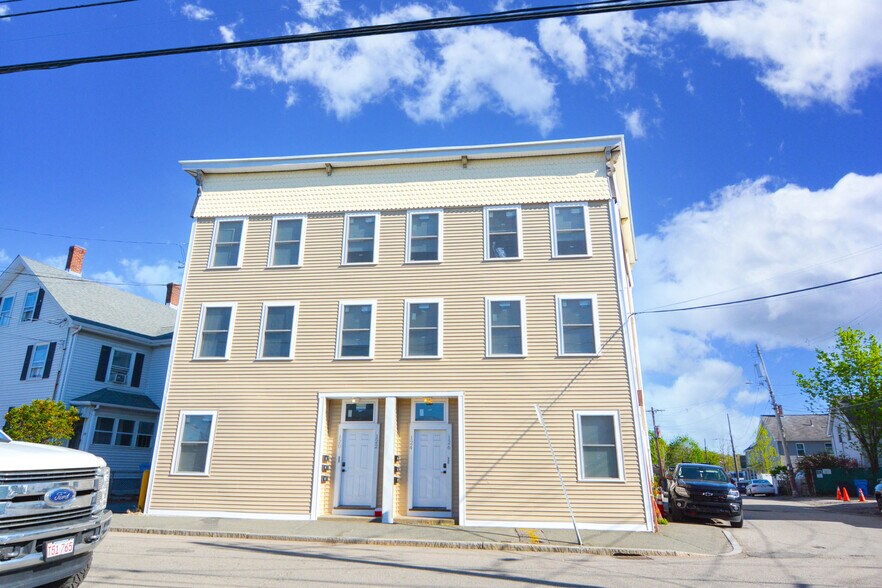 120-126 Felton St, Waltham, MA à vendre - Photo de l’immeuble – Image 1 sur 15