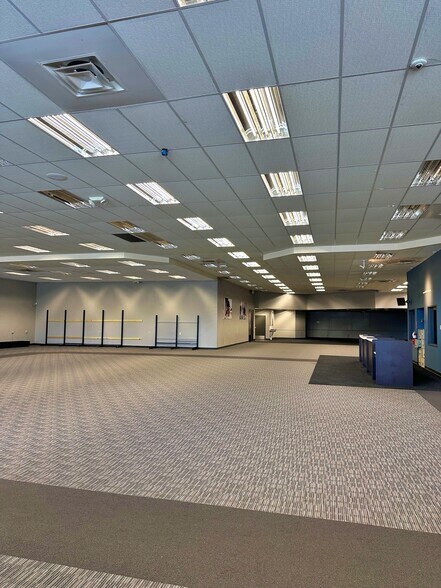 6507 Massachusetts Ave, New Port Richey, FL à vendre - Photo intérieure – Image 3 sur 4