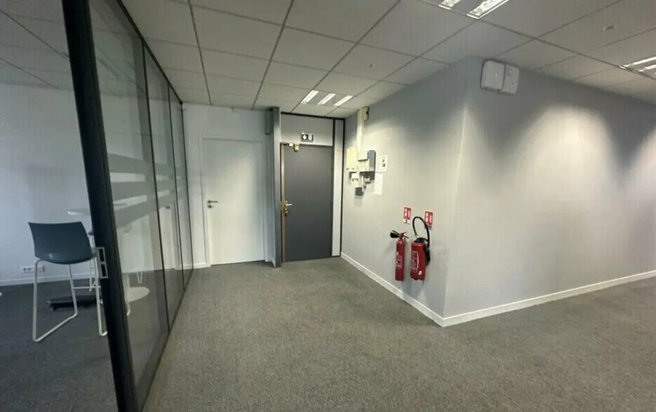 Bureau dans FOURQUEUX à louer - Photo intérieure – Image 2 sur 5