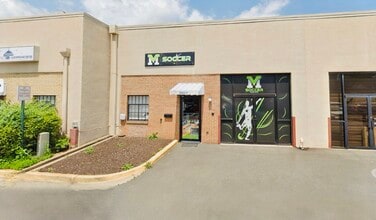 8453 Tyco Rd, Vienna, VA à louer Photo de l’immeuble– Image 2 sur 6