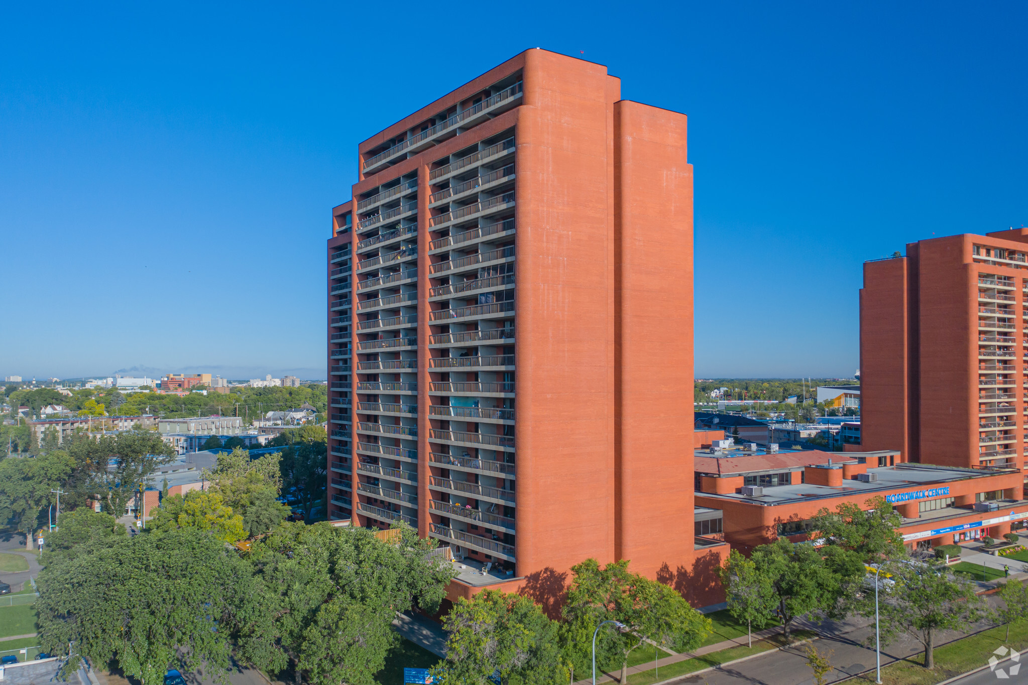 10531 90th St NW, Edmonton, AB à louer Photo principale– Image 1 sur 5