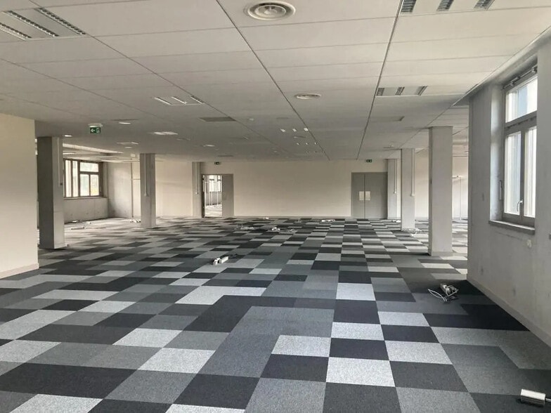 51 Ter Rue De Saint-Cyr, Lyon à louer - Photo de l’immeuble – Image 2 sur 9