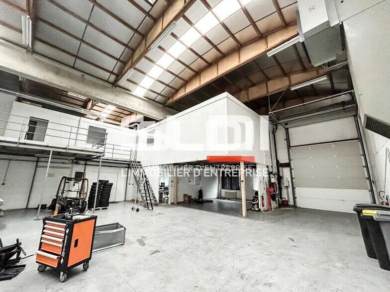 Local d’activités dans Dardilly à louer - Photo intérieure – Image 3 sur 13