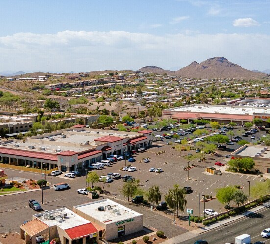 12218 N Cave Creek Rd, Phoenix, AZ à louer - Photo de l’immeuble – Image 1 sur 2