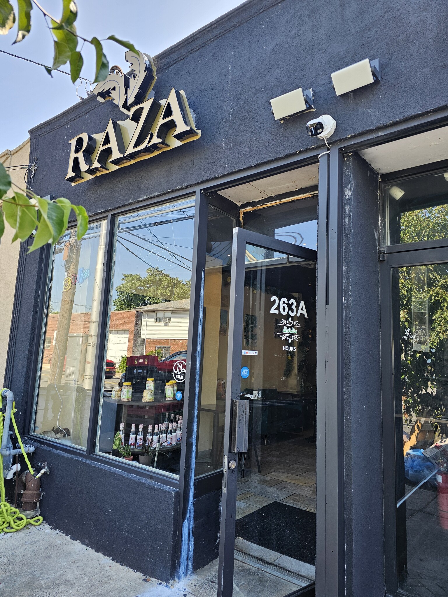 263 Meacham Ave, Elmont, NY à louer Photo de l’immeuble– Image 1 sur 6