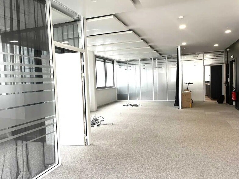 Bureau dans Lyon à louer - Photo de l’immeuble – Image 2 sur 5
