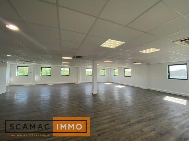 Plus de détails pour Bureau à vendre