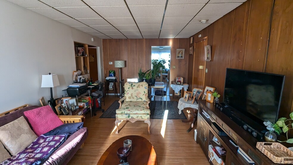 3865 N Elston Ave, Chicago, IL à vendre - Photo de l’immeuble – Image 2 sur 6