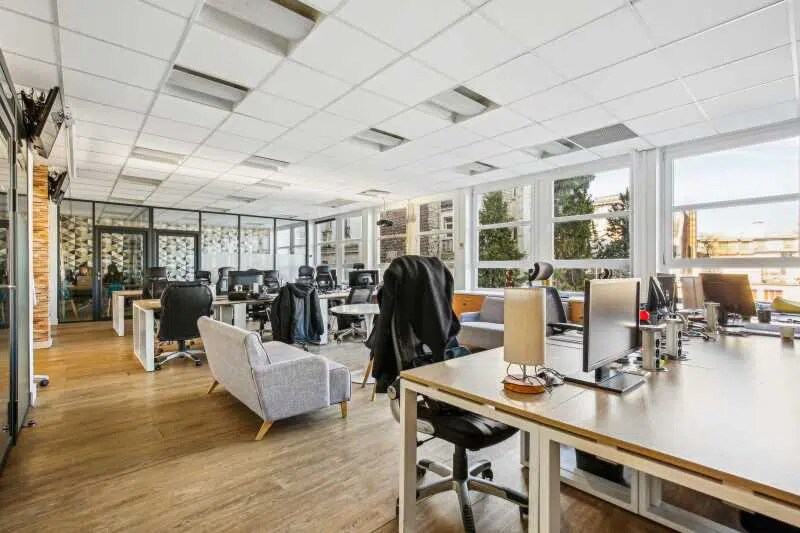 122 Avenue Charles De Gaulle, Neuilly-sur-Seine à louer - Photo de l’immeuble – Image 2 sur 8