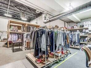 5595 Roy St, Burnaby, BC à louer Photo intérieure– Image 2 sur 5