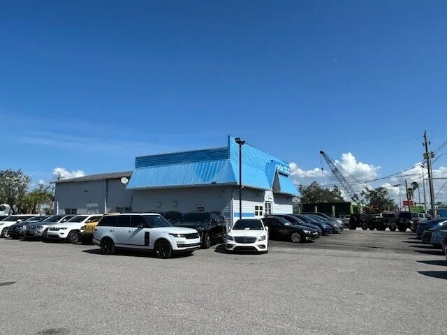 4343 Clark Rd, Sarasota, FL à vendre - Photo de l’immeuble – Image 3 sur 6