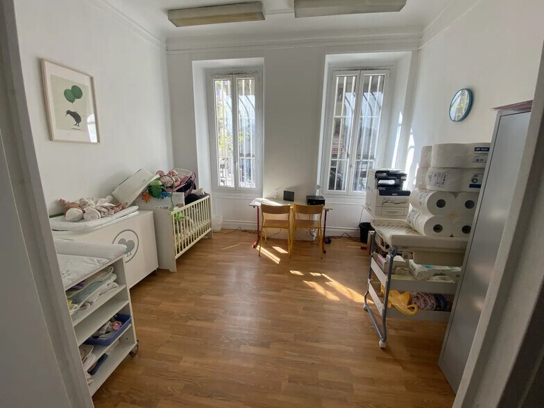 Bureau dans Marseille à louer - Photo de l’immeuble – Image 2 sur 7